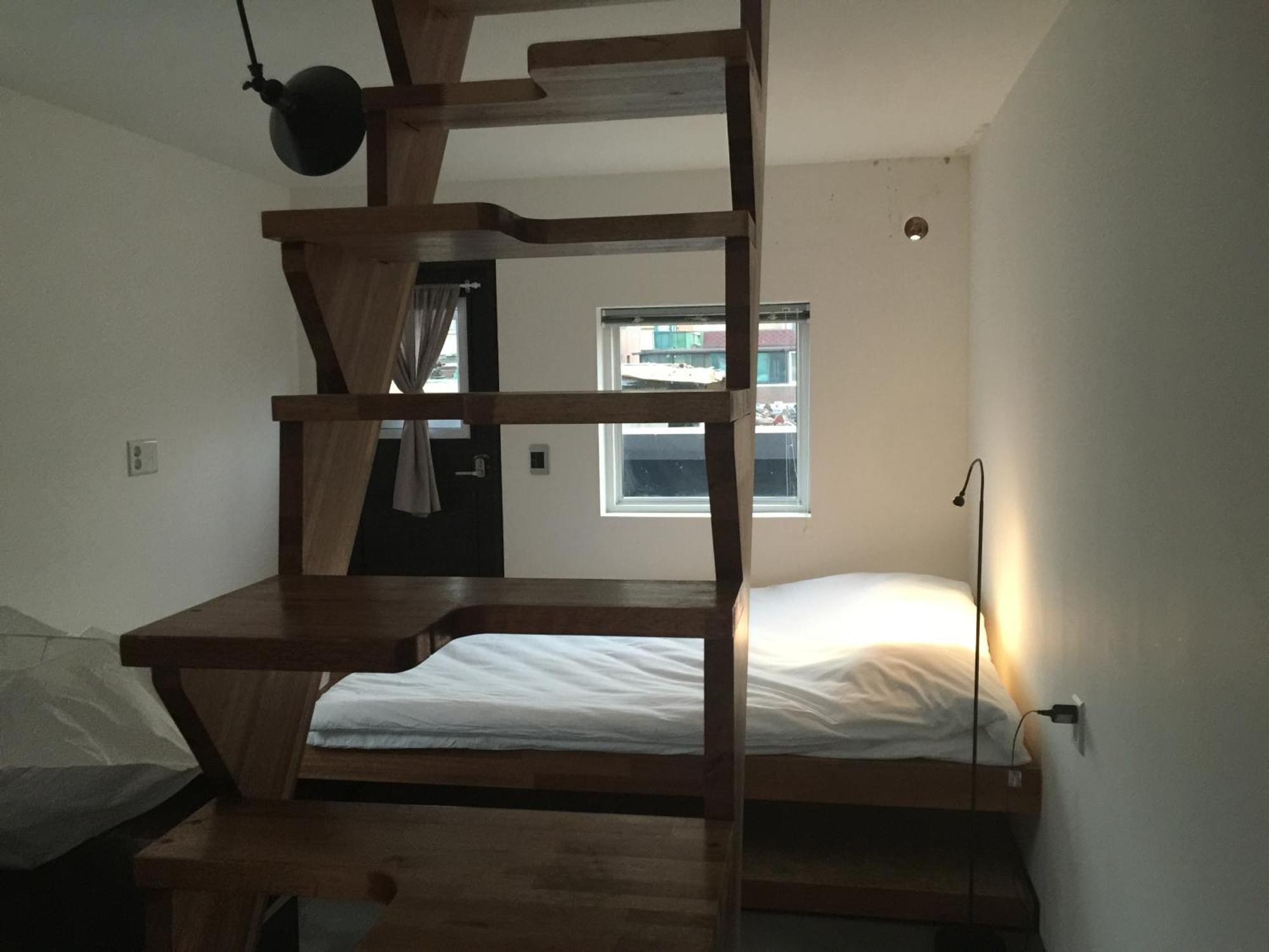 I House Chinchin Hotel Seoul Bagian luar foto