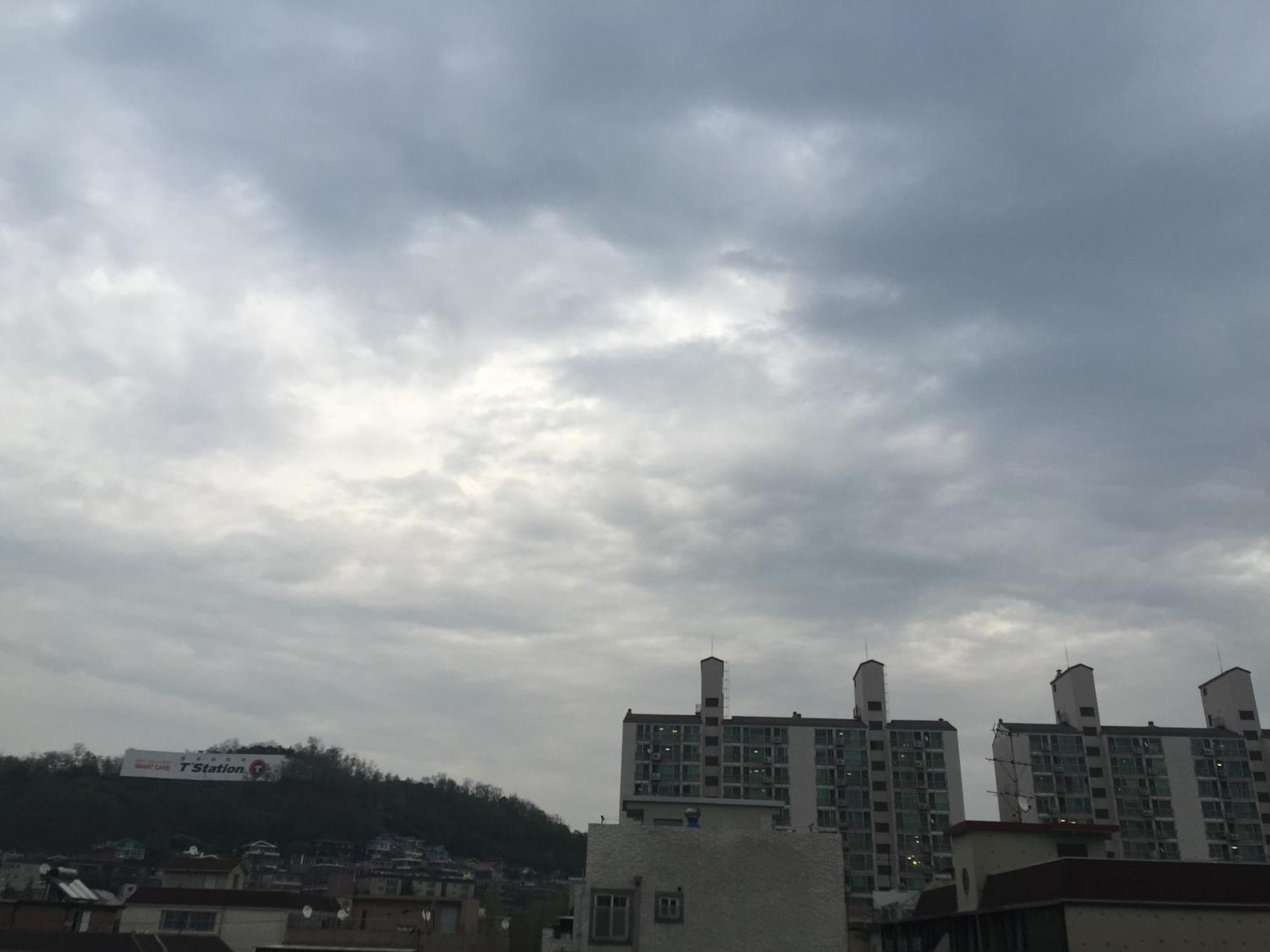 I House Chinchin Hotel Seoul Bagian luar foto