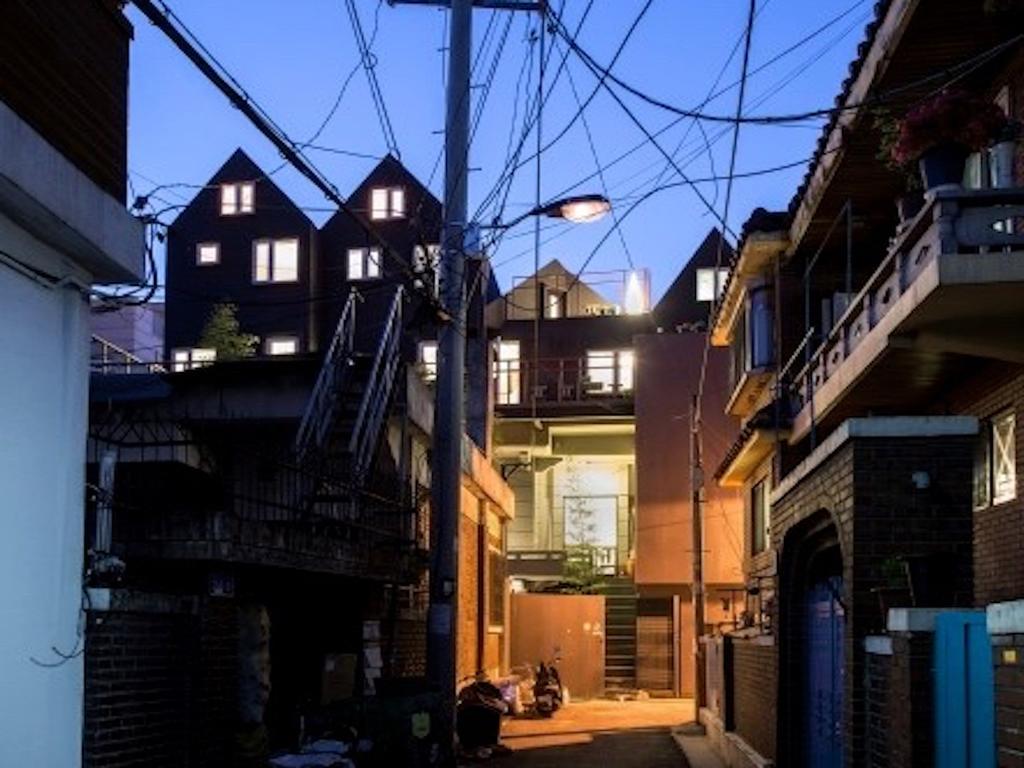 I House Chinchin Hotel Seoul Bagian luar foto