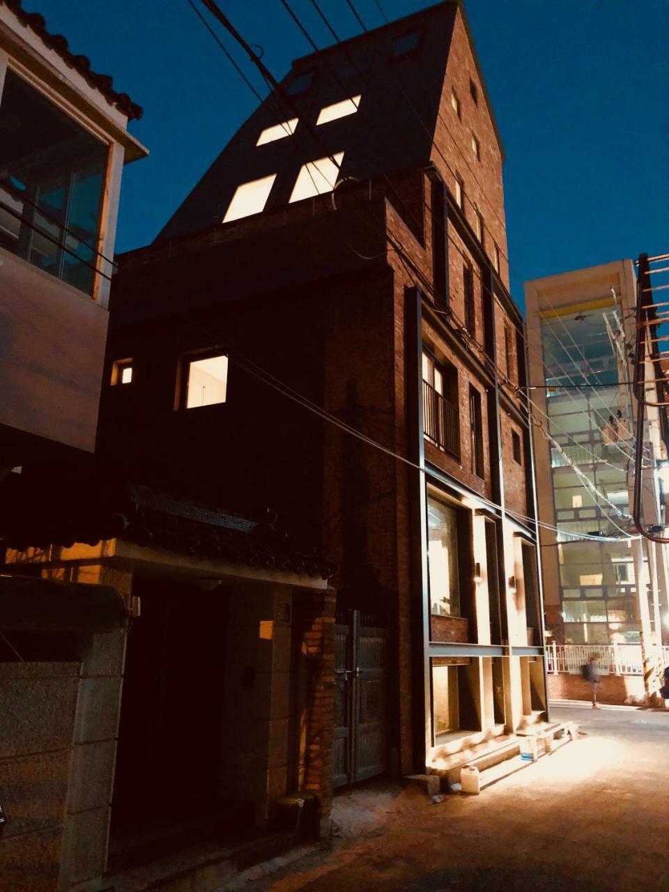 I House Chinchin Hotel Seoul Bagian luar foto
