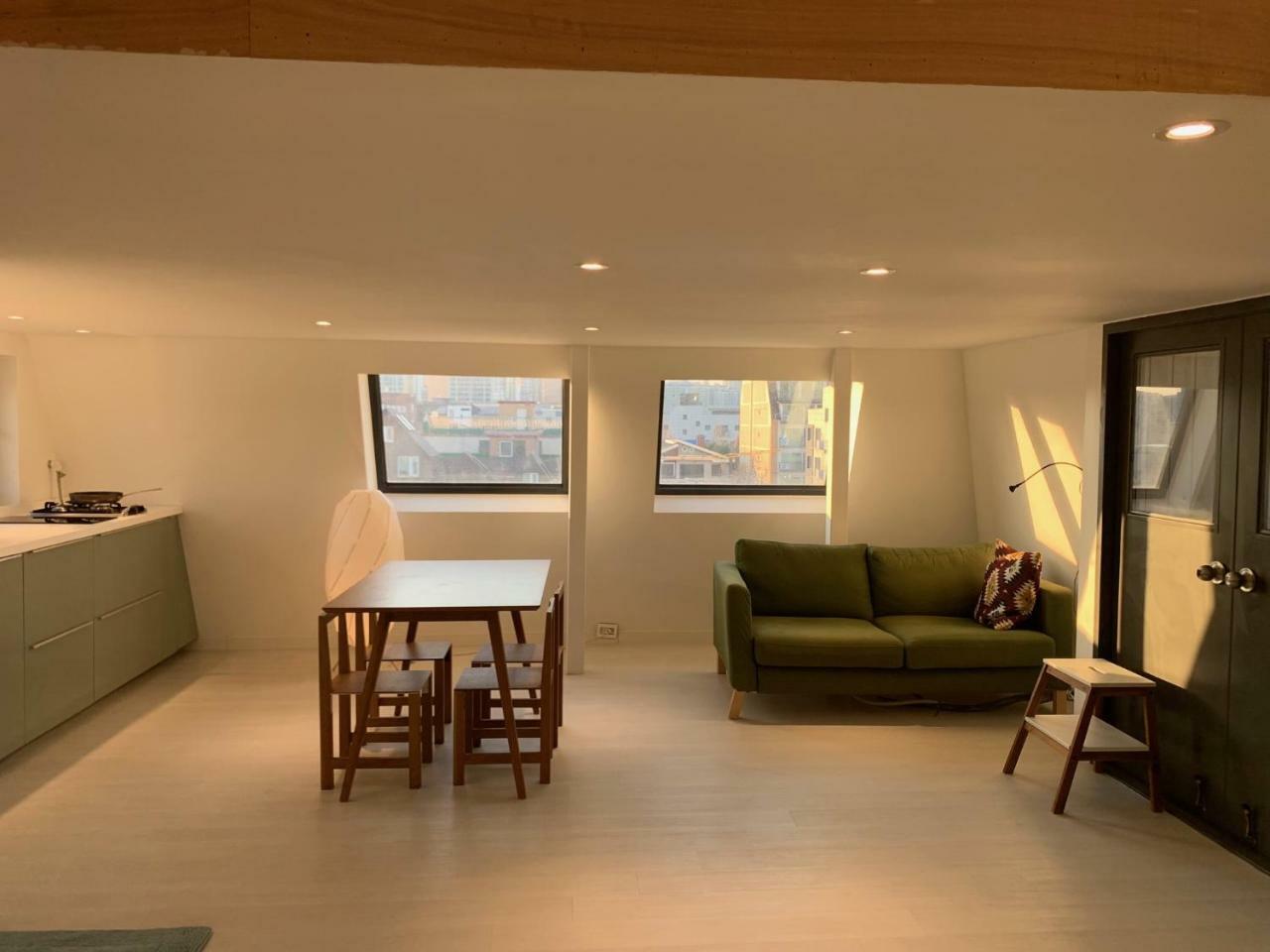 I House Chinchin Hotel Seoul Bagian luar foto